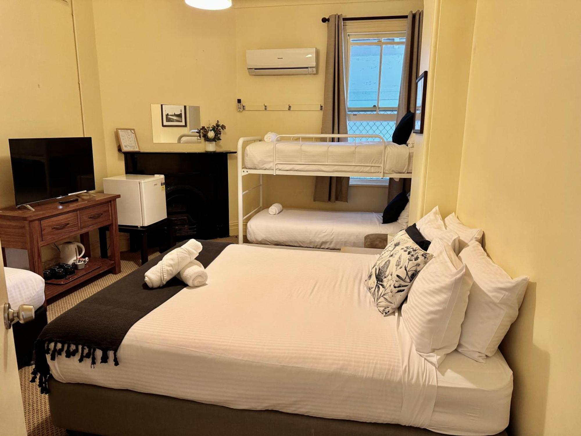 The Commercial Hotel Wallerawang Luaran gambar