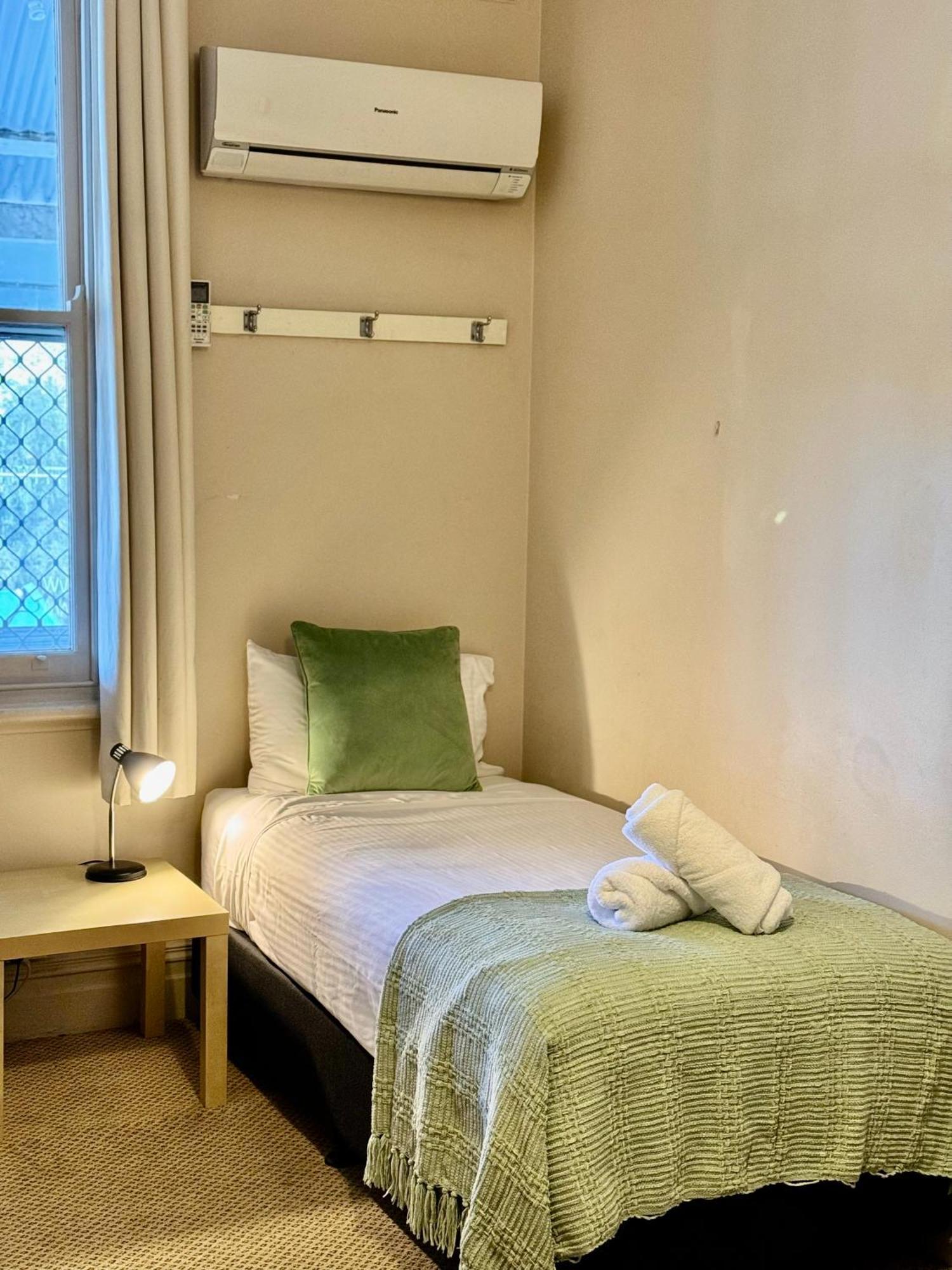 The Commercial Hotel Wallerawang Luaran gambar