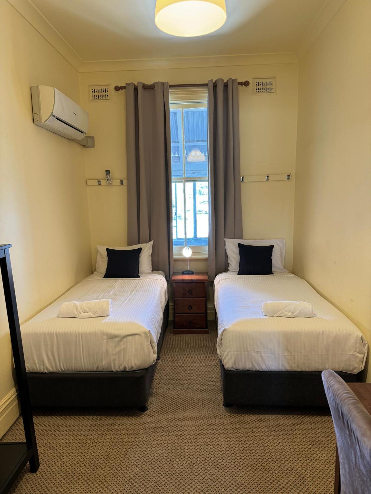 The Commercial Hotel Wallerawang Luaran gambar